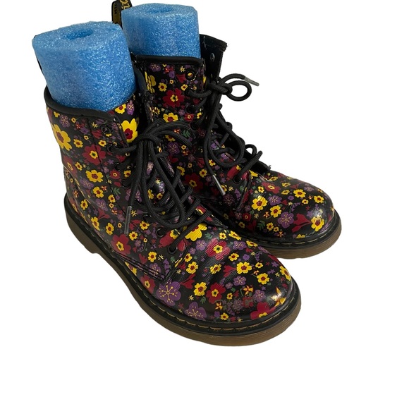 Dr martens delaney aw004 on sale